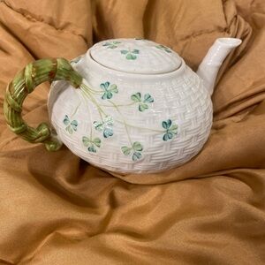 Belleek Shamrock Teapot “Finial is Missing”